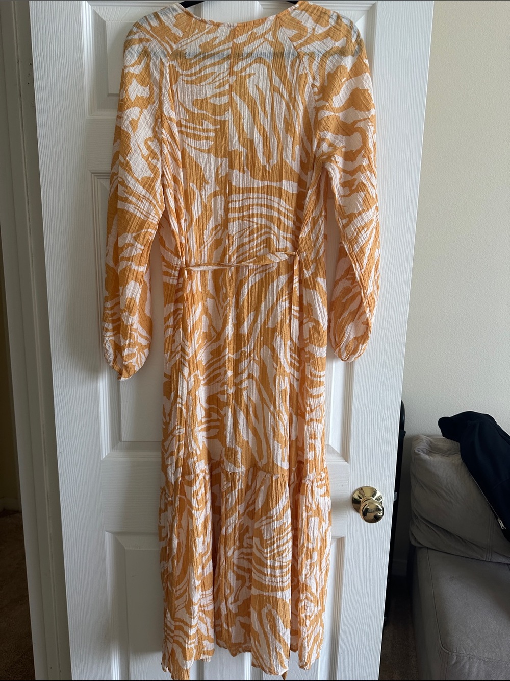 H&M White and Mustard Yellow AnimalPrint Maxi Dress Crinkled Fabric - Picture 8 of 10